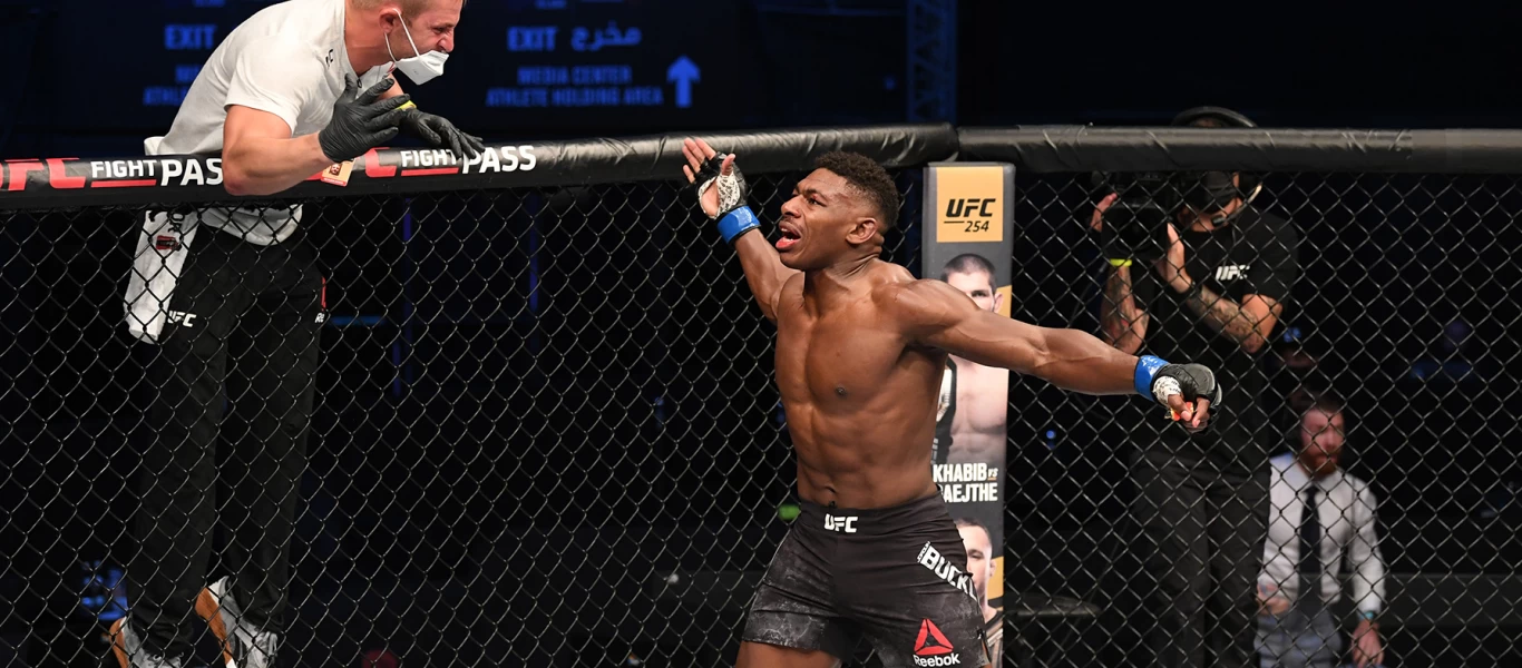 UFC: Aπίστευτο φινάλε - «Ξάπλωσε» τον αντίπαλο του με μια κλωτσιά στο πρόσωπο (βίντεο)